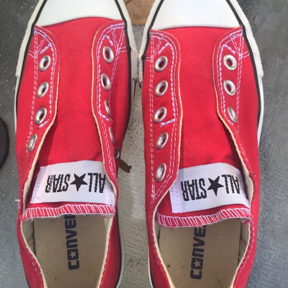 Red Converse Chuck Taylor All Stars. - Picture 4 of 7